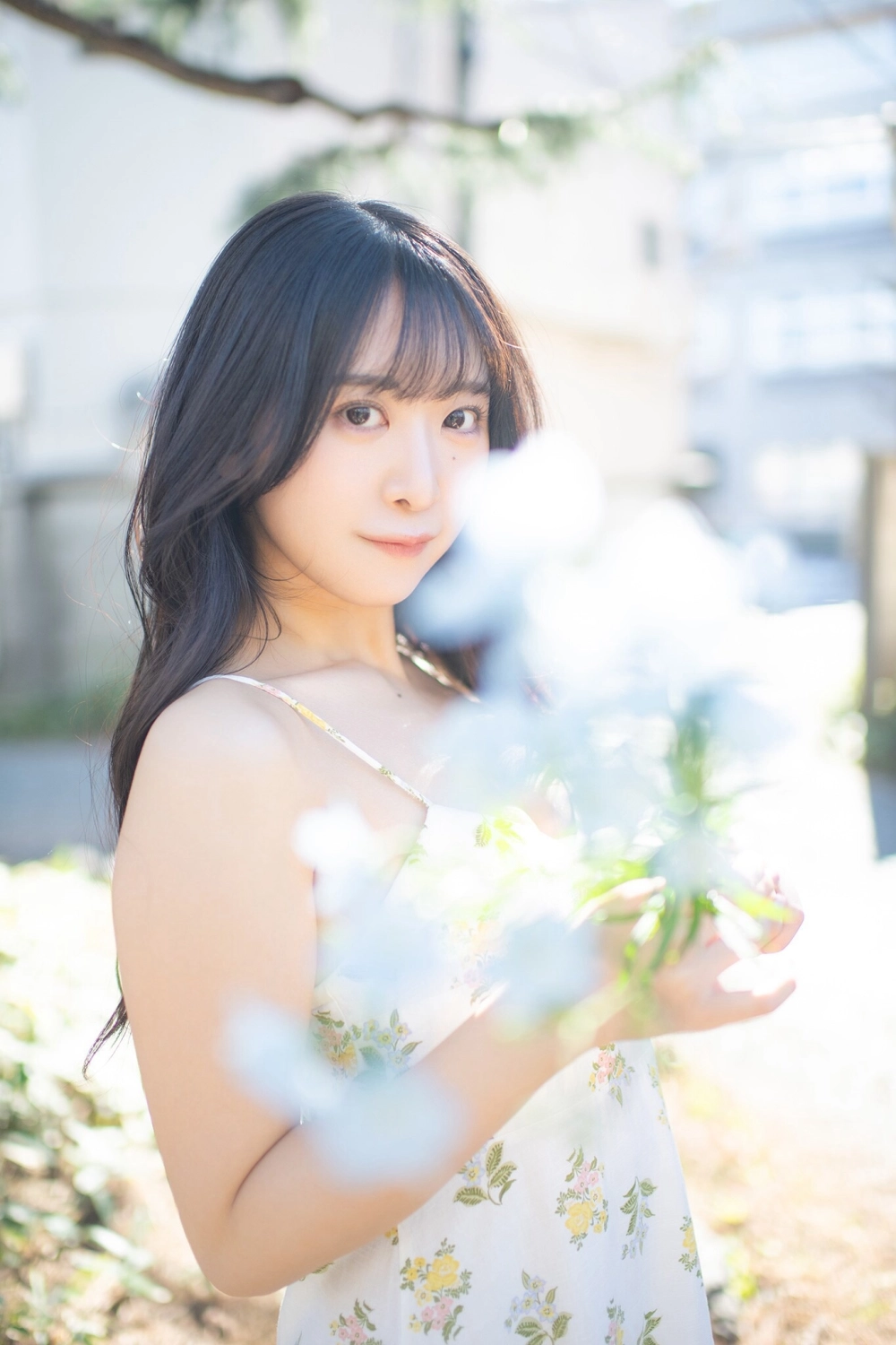 Saika Kawakita khoe dáng quyến rũ với phong thái tự tin