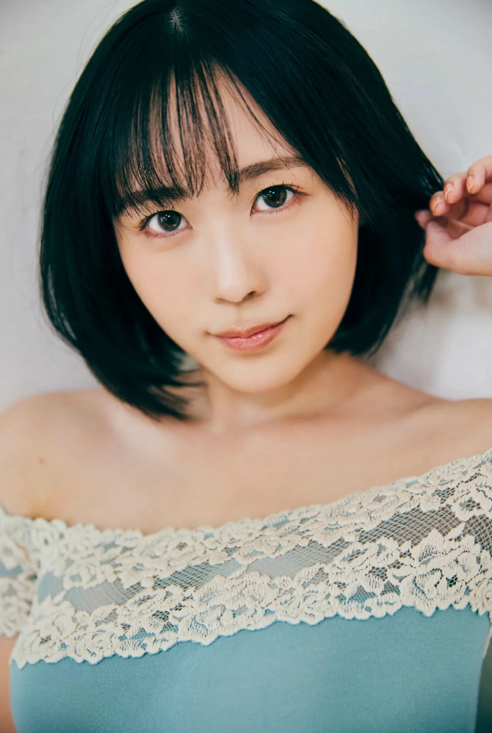 Snow at Night khéo léo khoe dáng trong trang phục gợi cảm quyến rũ