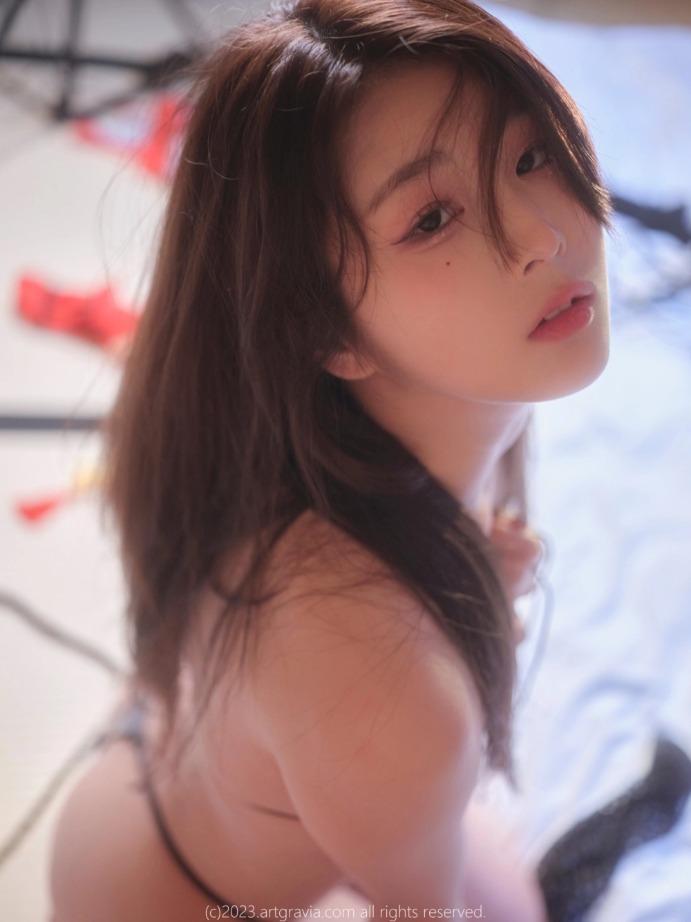 Đường cong hoàn hảo giúp SONG HANA trở thành biểu tượng gợi cảm