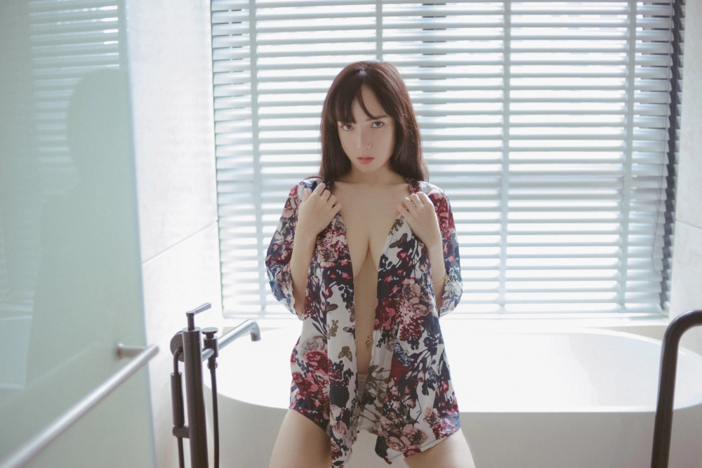 Sexy tự tin đầy mê hoặc cùng Vanessa