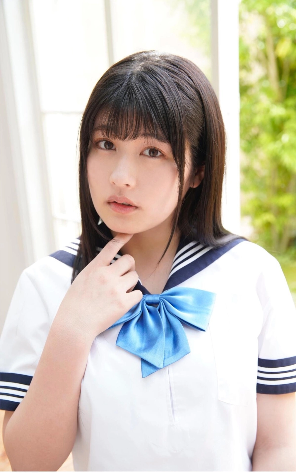 Yoshino Chitose khoe đường cong hoàn hảo trong ánh sáng đầy cuốn hút