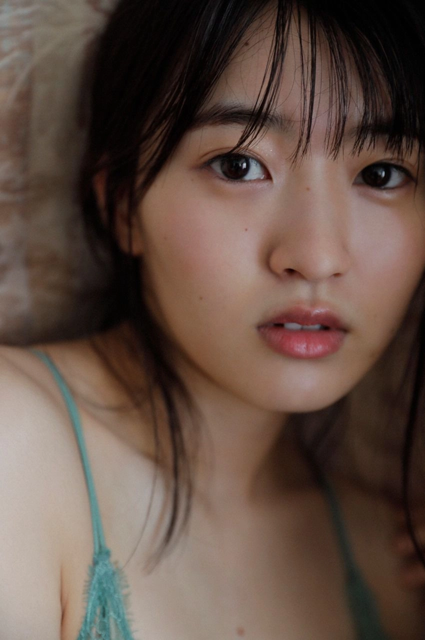 Yuri Yoshinaga nóVẻ đẹp gợi cảm của Yuri Yoshinaga khiến trái tim người hâm mộ loạn nhịpng bỏng trong từng ánh nhìn và dáng vẻ