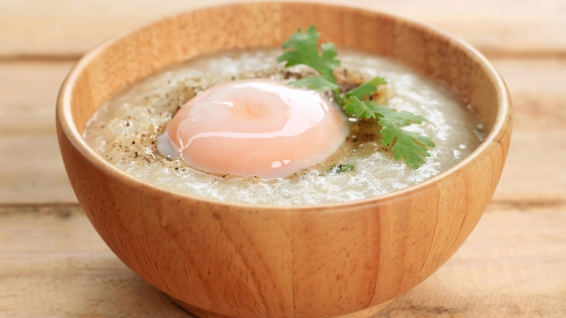 Tận dụng phích nước nóng để ủ cháo thần tốc