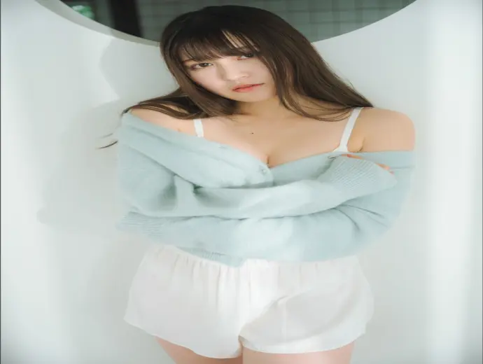 Mina Yui xuất hiện rạng rỡ trong khung hình đầy cảm xúc