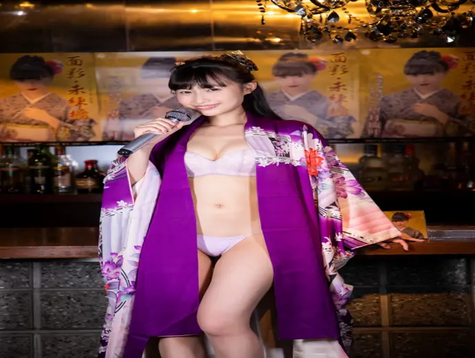 Ảnh Mochizuki Liuye sexy nóng bỏng khiến ai cũng ngẩn ngơ