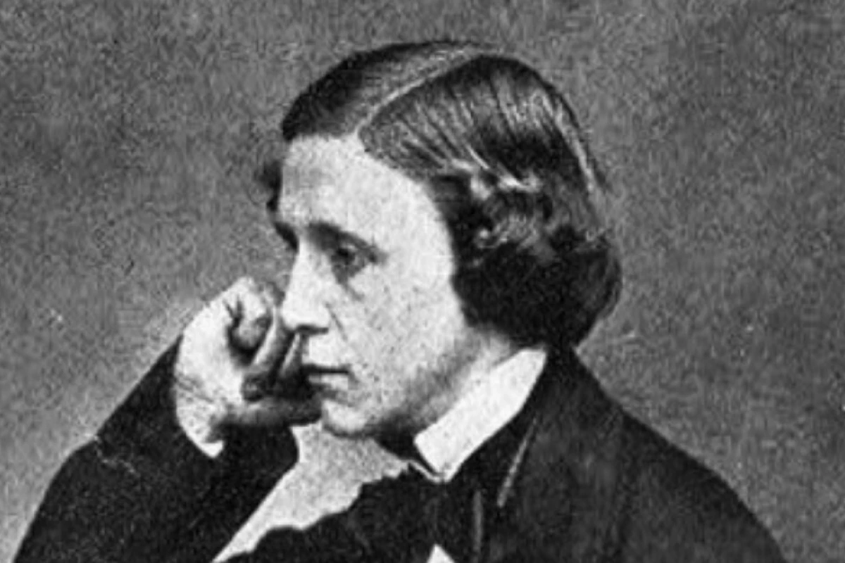 Lewis Carroll Cuộc đời và di sản văn học của tác giả Alice in Wonderland