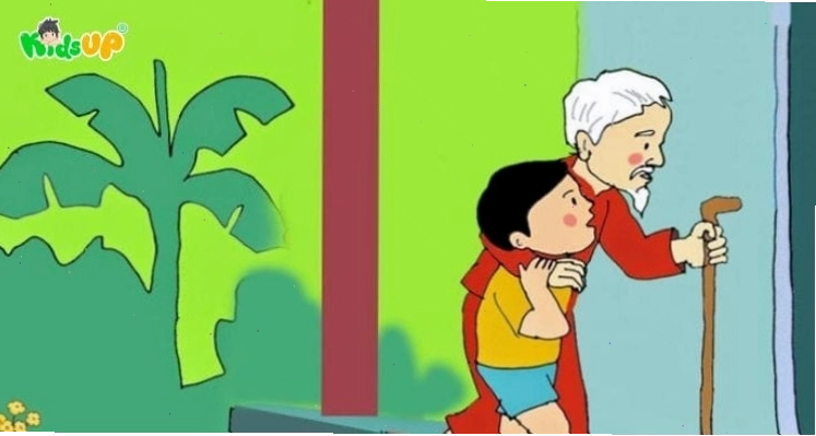 Bà âu yếm cháu nhỏ