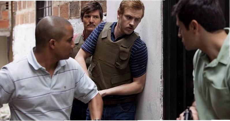 Boyd Holbrook trong vai đặc vụ Steve Murphy của phim Narcos