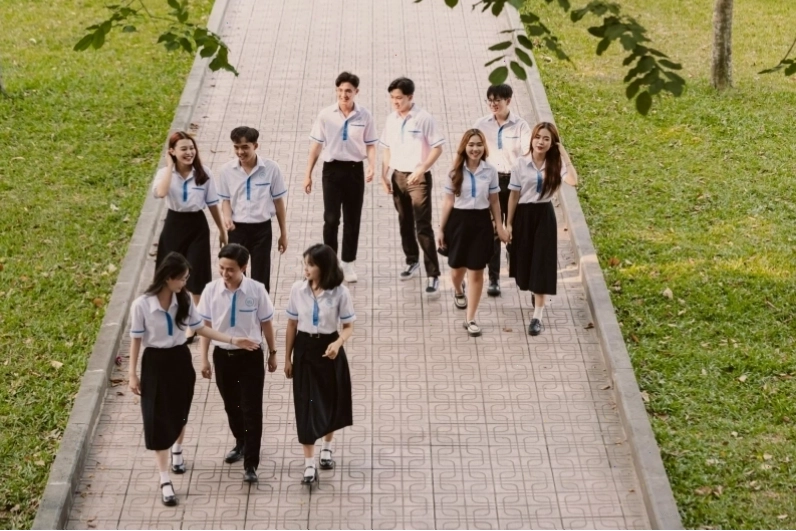 Các tổ hợp môn xét tuyển ngành phân tích dữ liệu thường bao gồm Toán, Lý, Hóa và Tiếng Anh