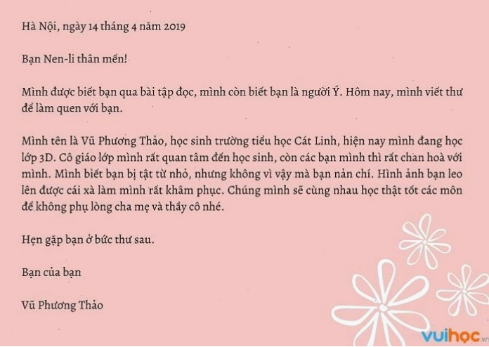 Cảnh học sinh vui vẻ bên nhau