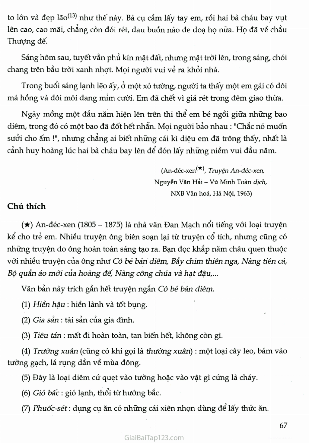 Cô bé bán diêm quẹt diêm trong nhà kho