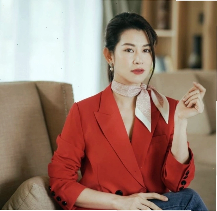 Đại úy công an Lưu Huyền Trang trong một buổi ghi hình phim