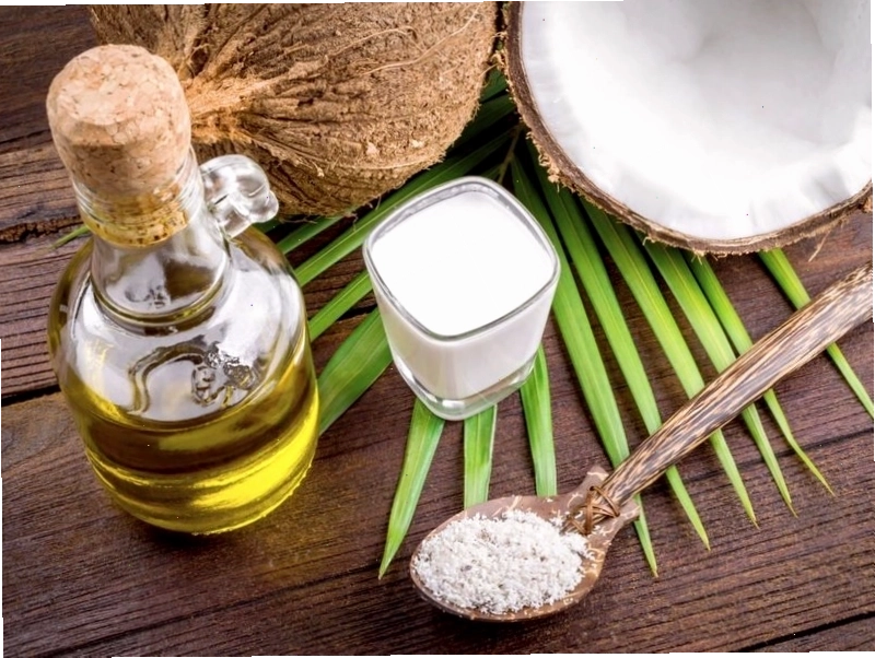 Dầu dừa giúp giảm ngứa và nuôi dưỡng tóc rất tốt