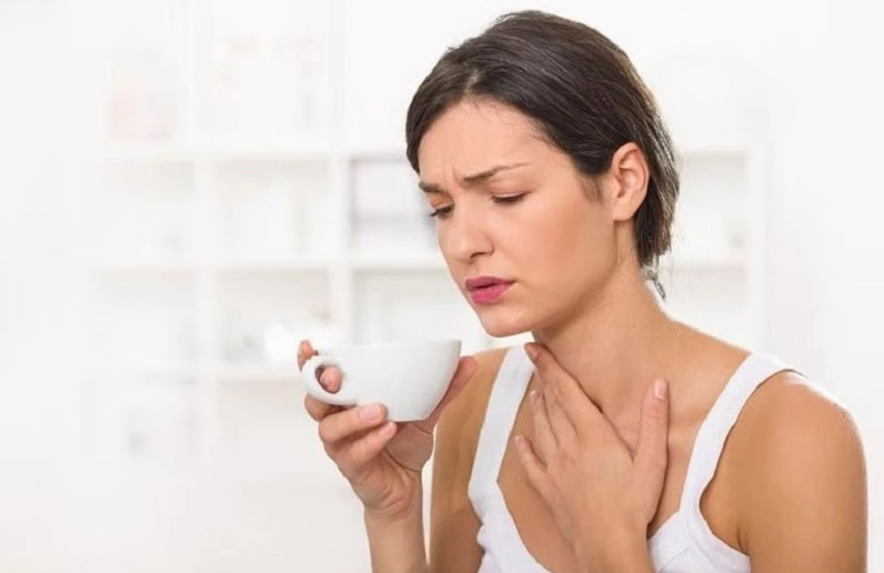 Đau rát cổ họng khi nuốt nước bọt: Nguyên nhân và cách khắc phục hiệu quả