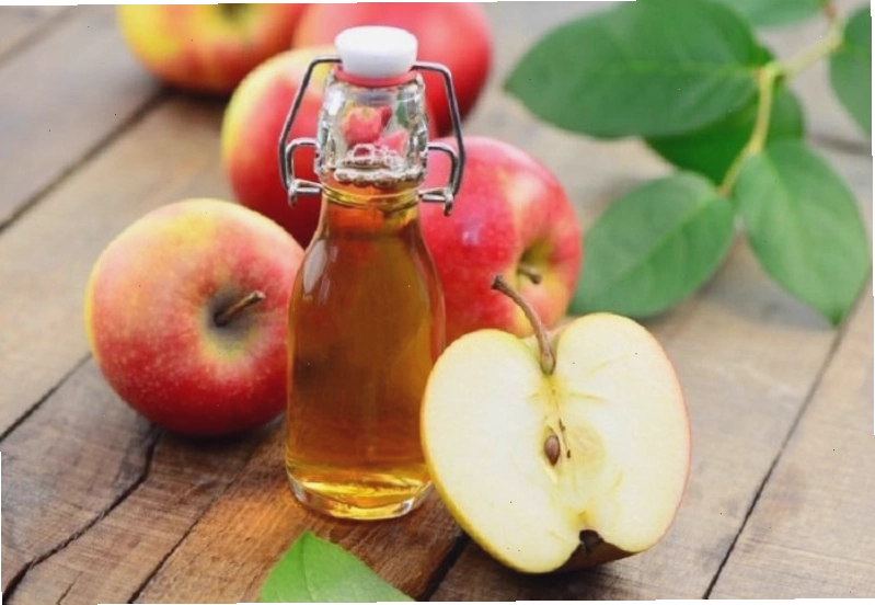 Giấm táo được cho là có thể hỗ trợ làm chậm kinh nguyệt