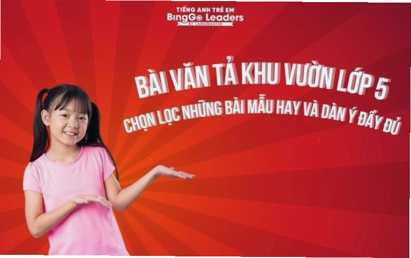 Hoa phượng rơi đầy sân trường