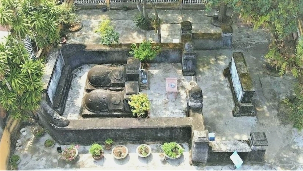 Khuôn viên lăng mộ Trịnh Hoài Đức