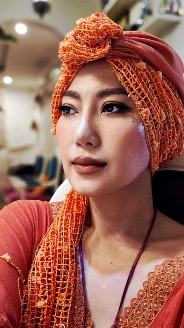 Kim Phượng thể hiện sự mạnh mẽ và yêu đời
