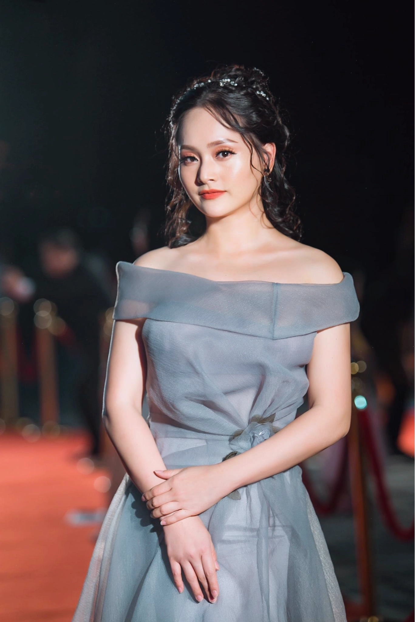 Lan Phương tươi tắn trong một sự kiện