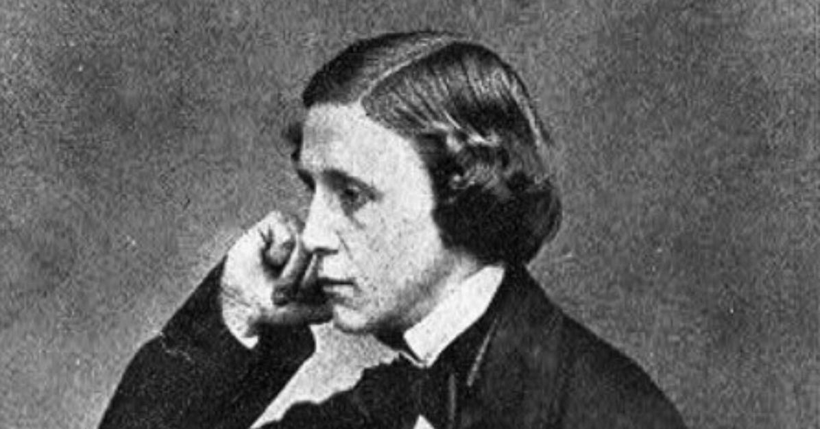 Lewis Carroll Cuộc đời và di sản văn học của tác giả Alice in Wonderland