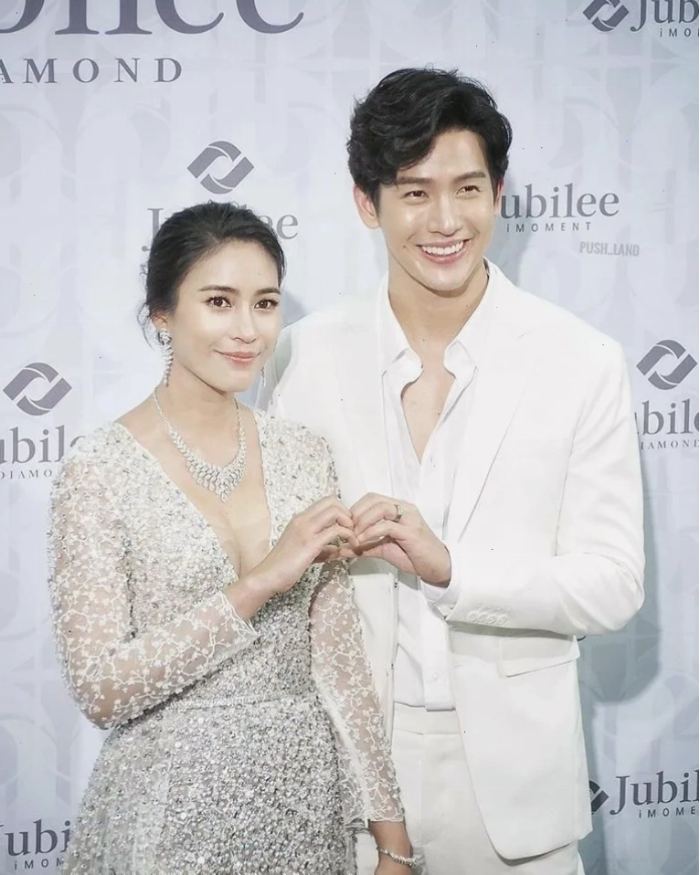 Mario Maurer với nụ cười hút hồn