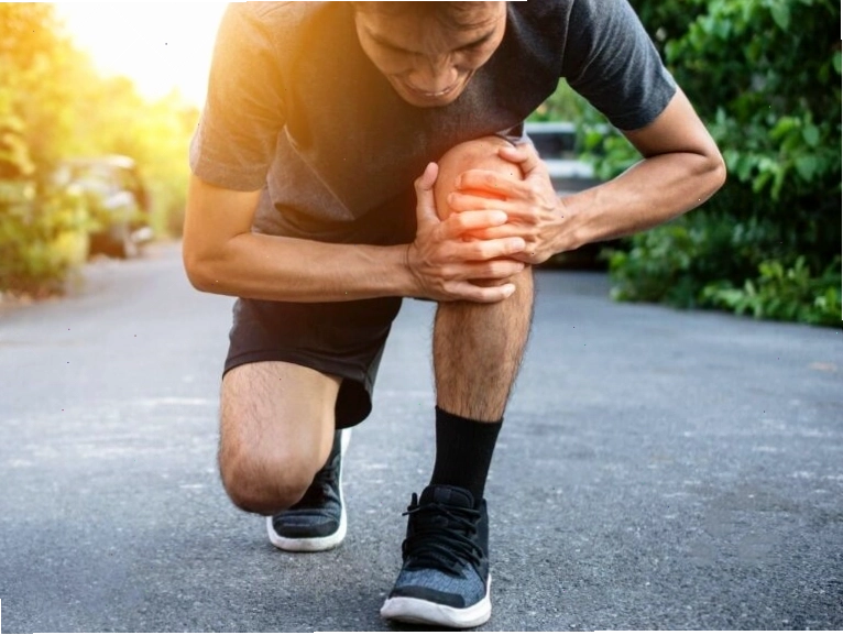 Nhận biết các dấu hiệu bị đứt dây chằng, chấn thương lật cổ chân
