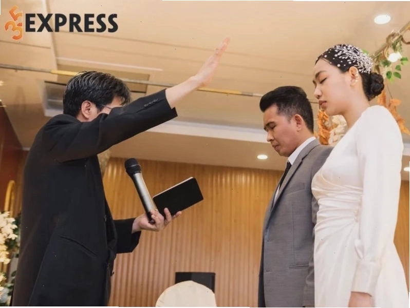 Nữ diễn viên Song Ngư trong một trang phục đời thường giản dị