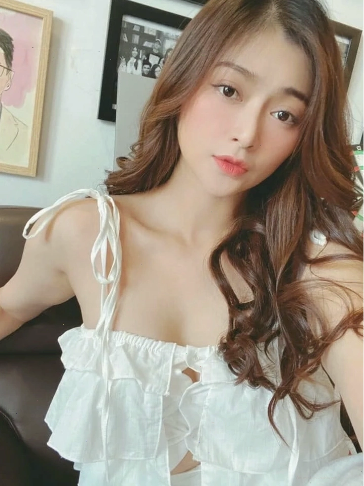 Nữ diễn viên Thanh Trúc xinh đẹp và gợi cảm