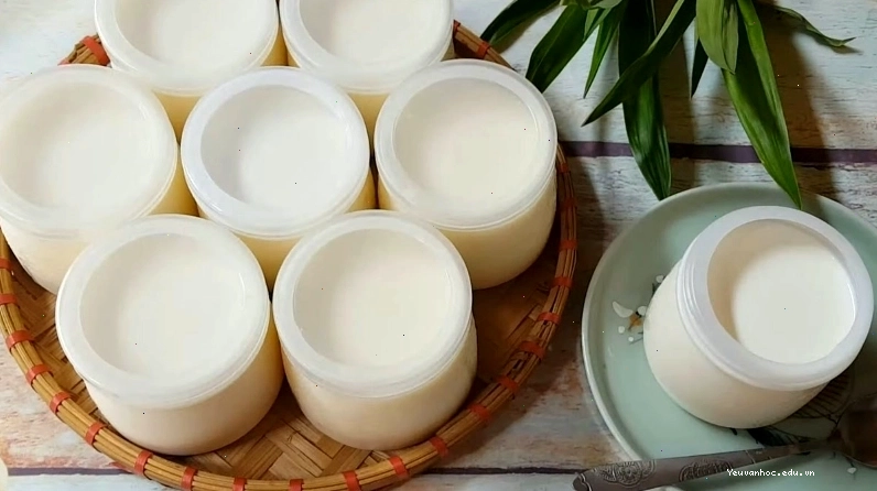 Sữa chua không đường giúp trị gàu hiệu quả