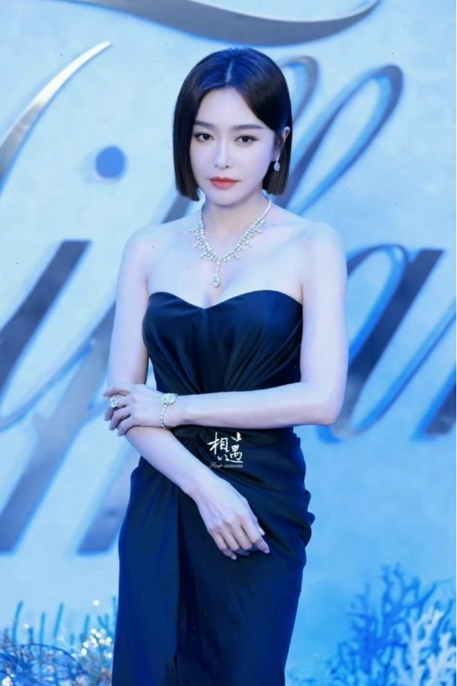 Tần Lam với vẻ đẹp vượt thời gian