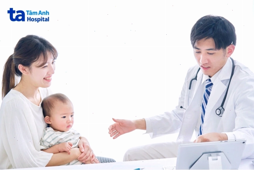 Tham khảo ý kiến bác sĩ để có cách khắc phục tình trạng ít sữa hiệu quả
