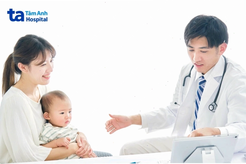 Tham khảo ý kiến bác sĩ về vấn đề sữa mẹ