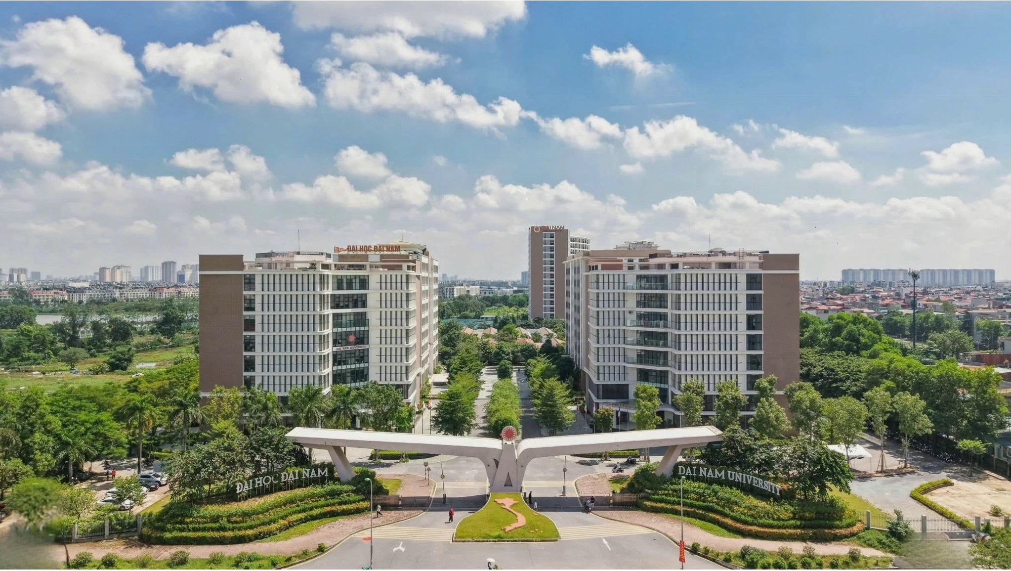Thế hệ trẻ năng động trong mở bài văn nghị luận xã hội