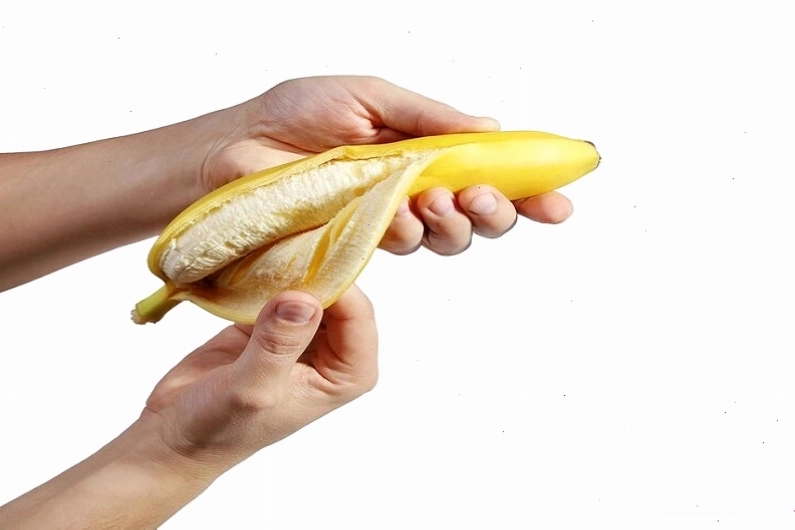 Thực hiện bài tập kéo giãn giúp lột bao quy đầu dễ dàng hơn