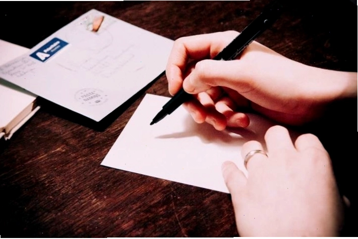 Trẻ em viết thư chúc Tết