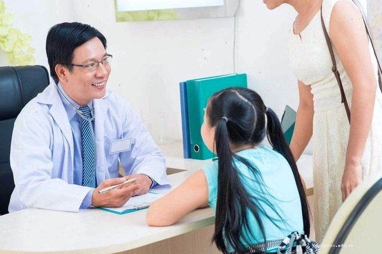 Trẻ nói ngọng cần được thăm khám
