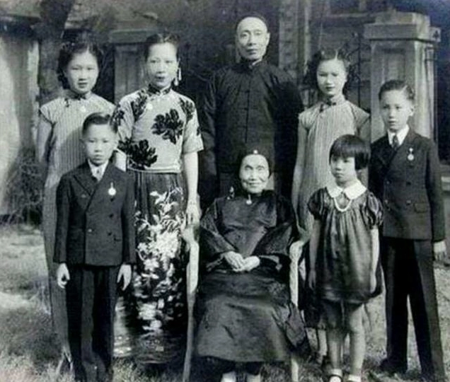Trương Ái Linh và cuộc đời của một tài nữ bến Thượng Hải