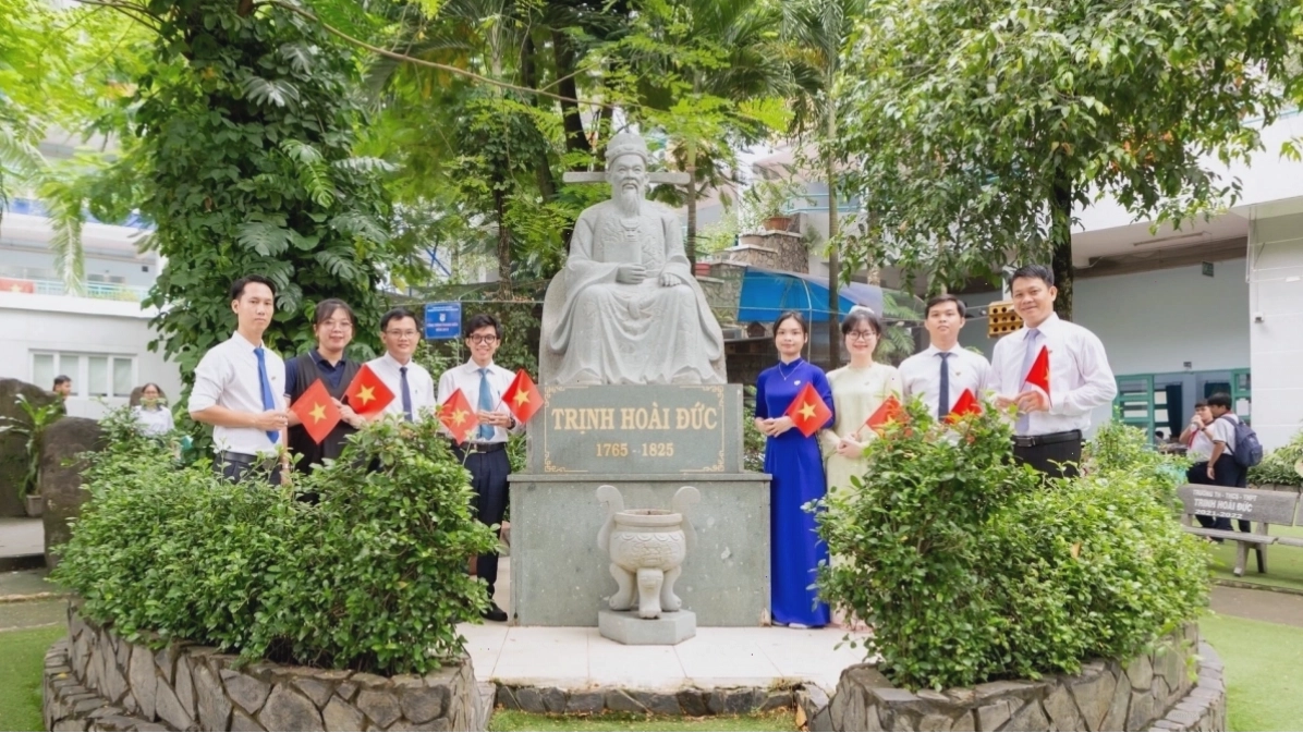 Tượng danh nhân Trịnh Hoài Đức