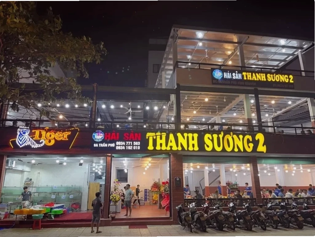 review nhà hàng hải sản ngon Nha Trang tại bể tươi sống