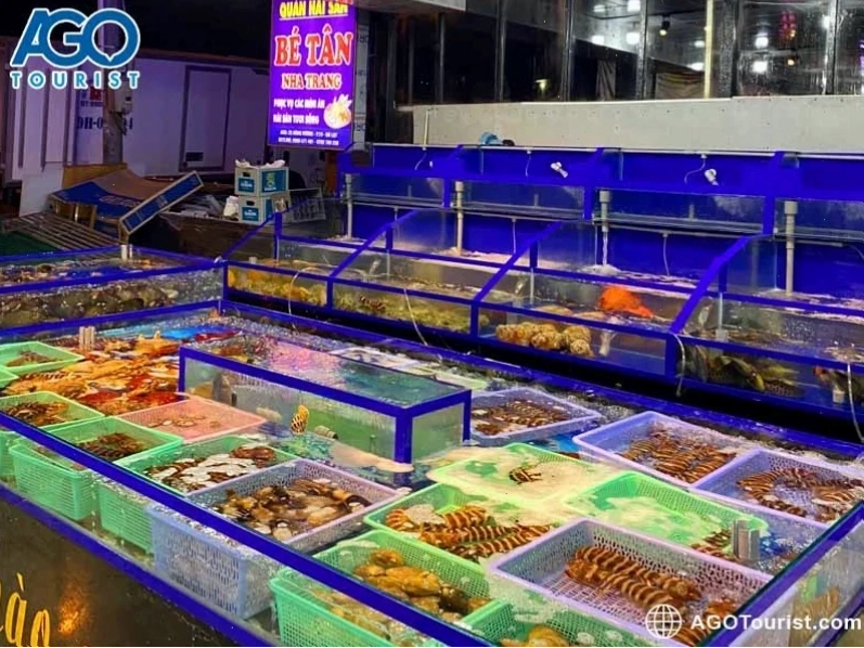 review nhà hàng hải sản ngon Nha Trang về không gian quán