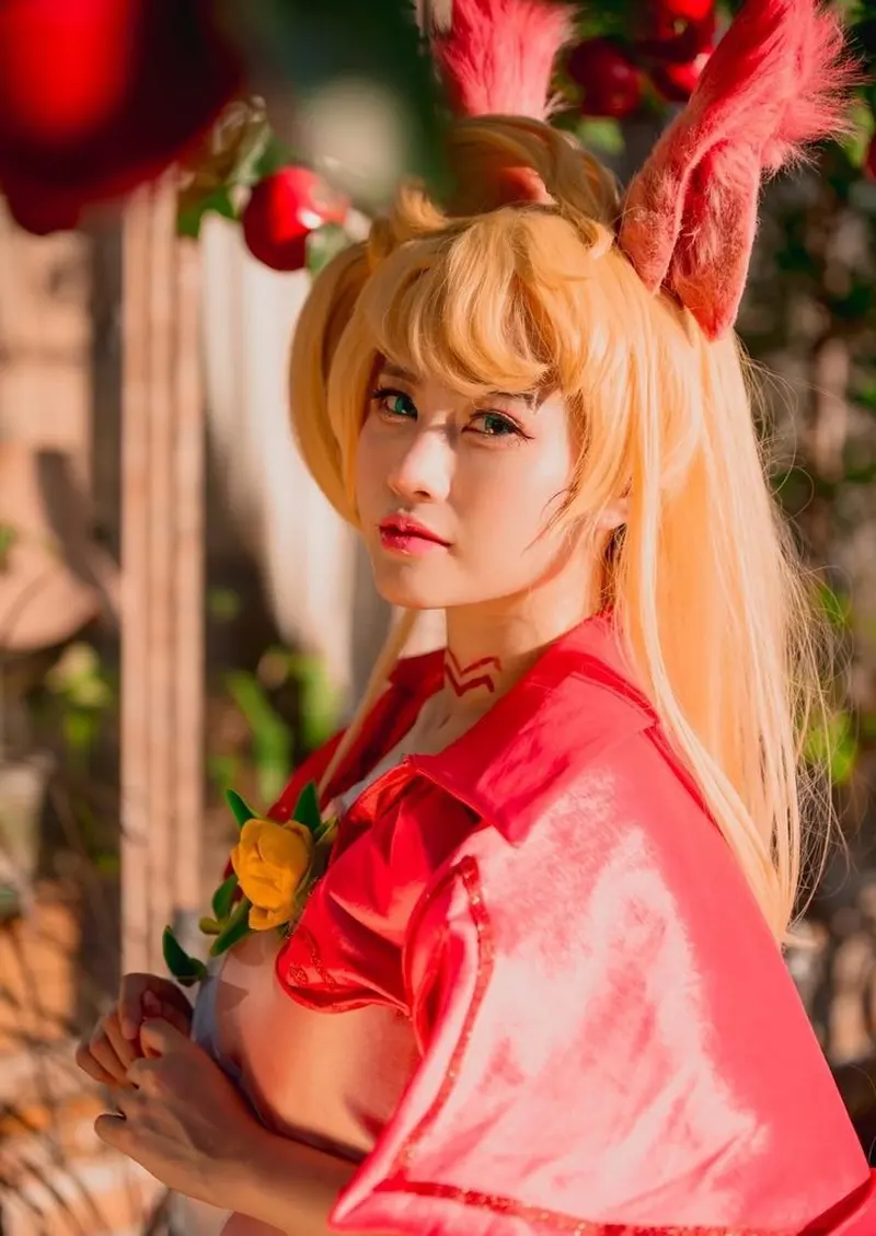 Hình ảnh cosplay Aya liên quân với đôi mắt ngây thơ, cuốn hút