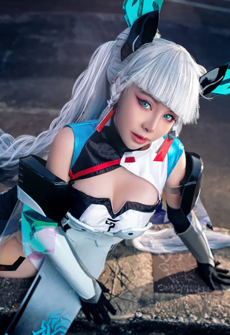 Cosplay Airi Bích Hải Thánh Nữ trong liên quân với phong cách quyến rũ