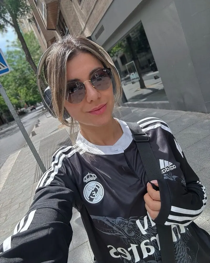 Phong cách thời thượng với áo bóng đá màu đen Adidas Juventus cực chất