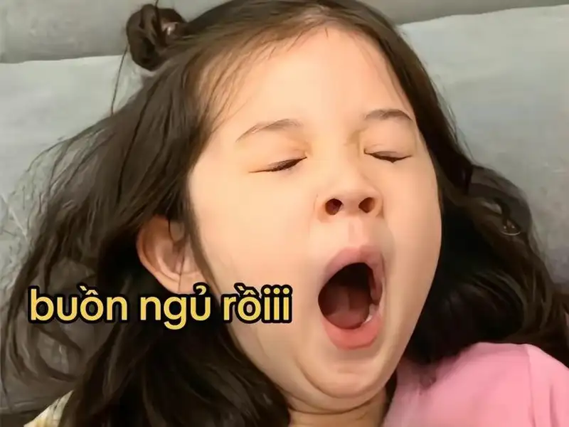 Meme em bé buồn mang lại tiếng cười cho mọi người