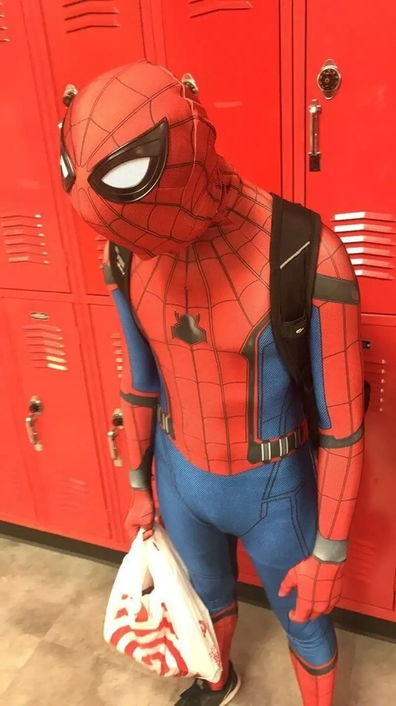 Meme spiderman pointing giúp bạn thư giãn và cười thoải mái